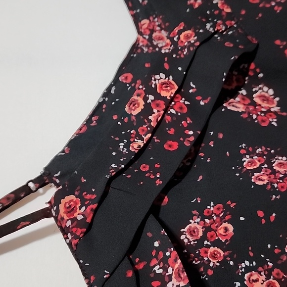 Dynamite Floral Top - Picture 4 of 9